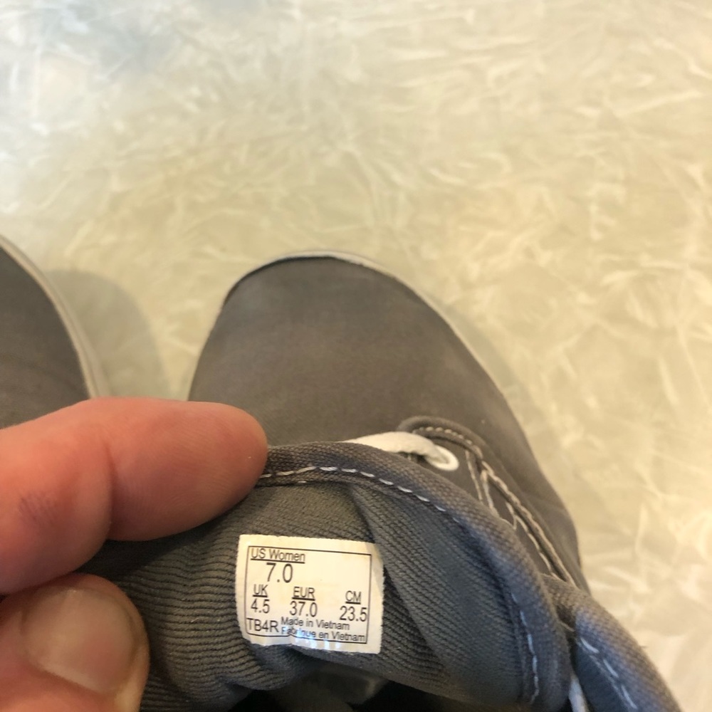 VANS women’s 7 ATWOOD